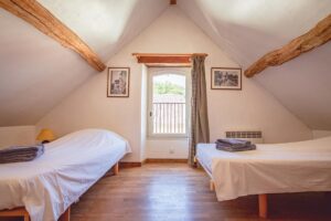 Bos de Penit bedroom with 2 single beds