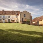 The Leotardie seen outside